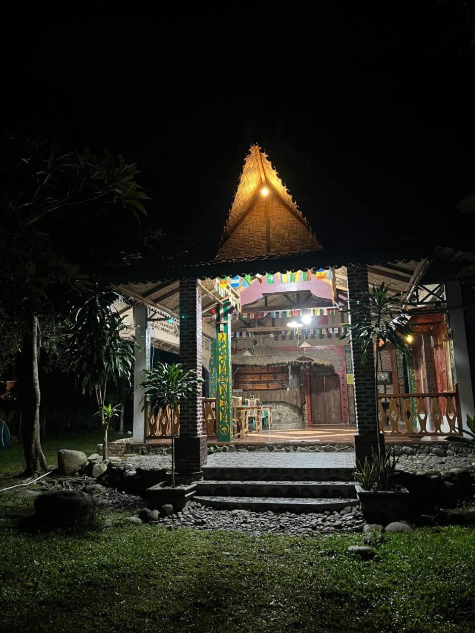 Pongo Guest House & Jungle Trekking Bukit Lawang Ngoại thất bức ảnh